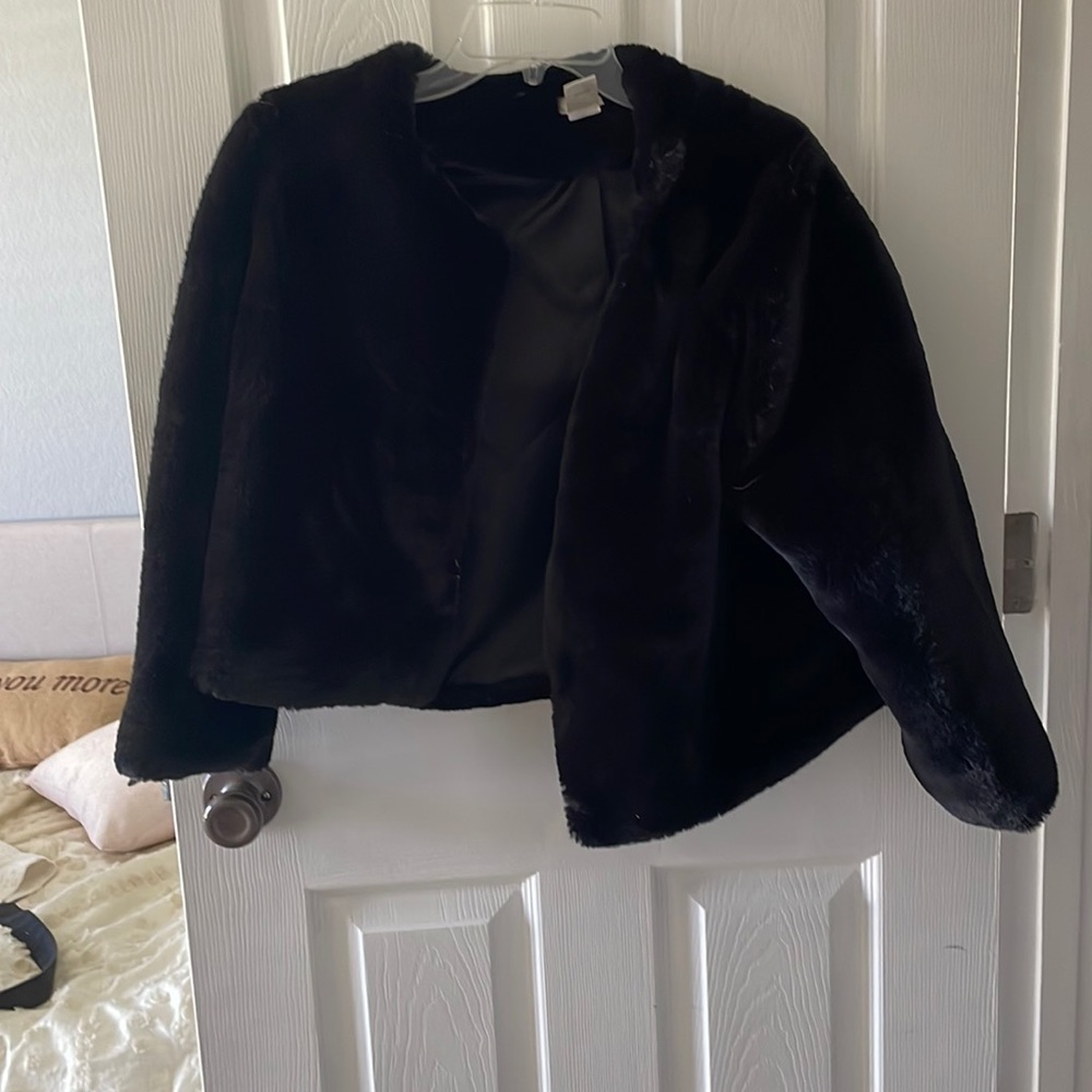 Faux fur crop jacket